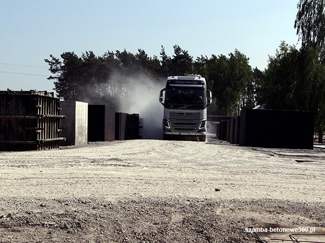 Magazyn szamb betonowych gotowych do transportu do Prochowice - certyfikowane zbiorniki z atestem